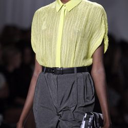 Camisa amarilla con lentejuelas de Jason Wu, colección primavera de 2012