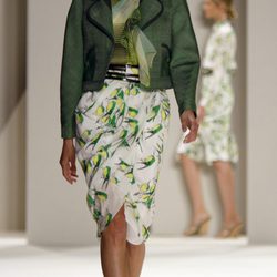 Traje de chaqueta verde de Carolina Herrera, colección primavera 2012