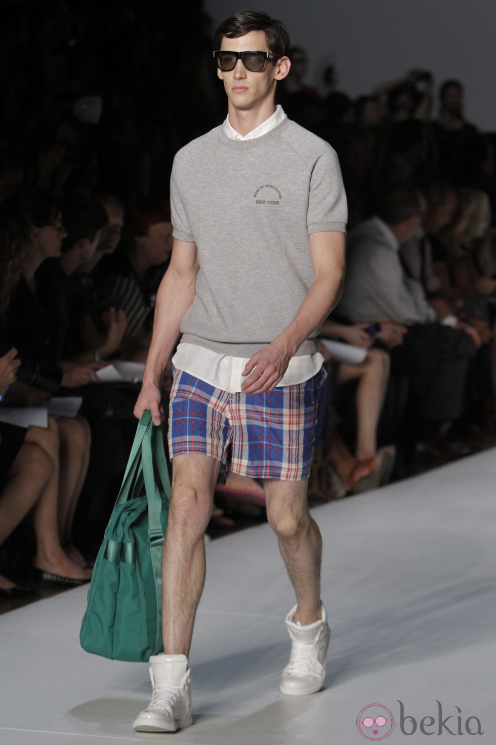 Bermudas de cuadros para hombre de Marc by Marc Jacobs, colección primavera 2012