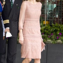 La Princesa Letizia vestida de Felipe Varela en la boda de Guillermo de Inglaterra y Kate Middleton