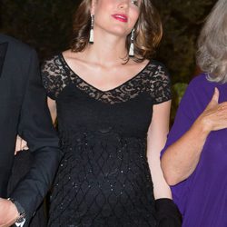 Carlota Casiraghi con un vestido premamá color negro con pedrería