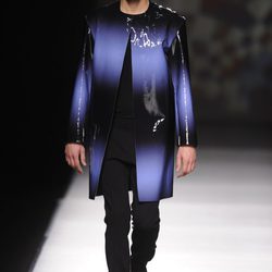 Abrigo de hombre de AA de Amaya Arzuaga en Madrid Fashion Week otoño/invierno 2014/2015