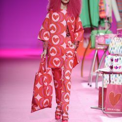 Traje oversize de la colección otoño/invierno 2014/2015 de Agatha Ruiz de la Prada en Madrid Fashion Week