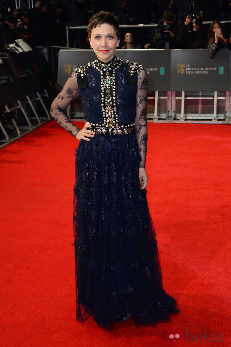 Maggie Gyllenhaal con un vestido de Lanvin en la alfombra roja de los Premios BAFTA 2014