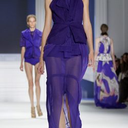 Diseño azul klein de Vera Wang, colección primavera de 2012