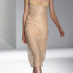 Vestido transparente de Calvin Klein, colección primavera de 2012