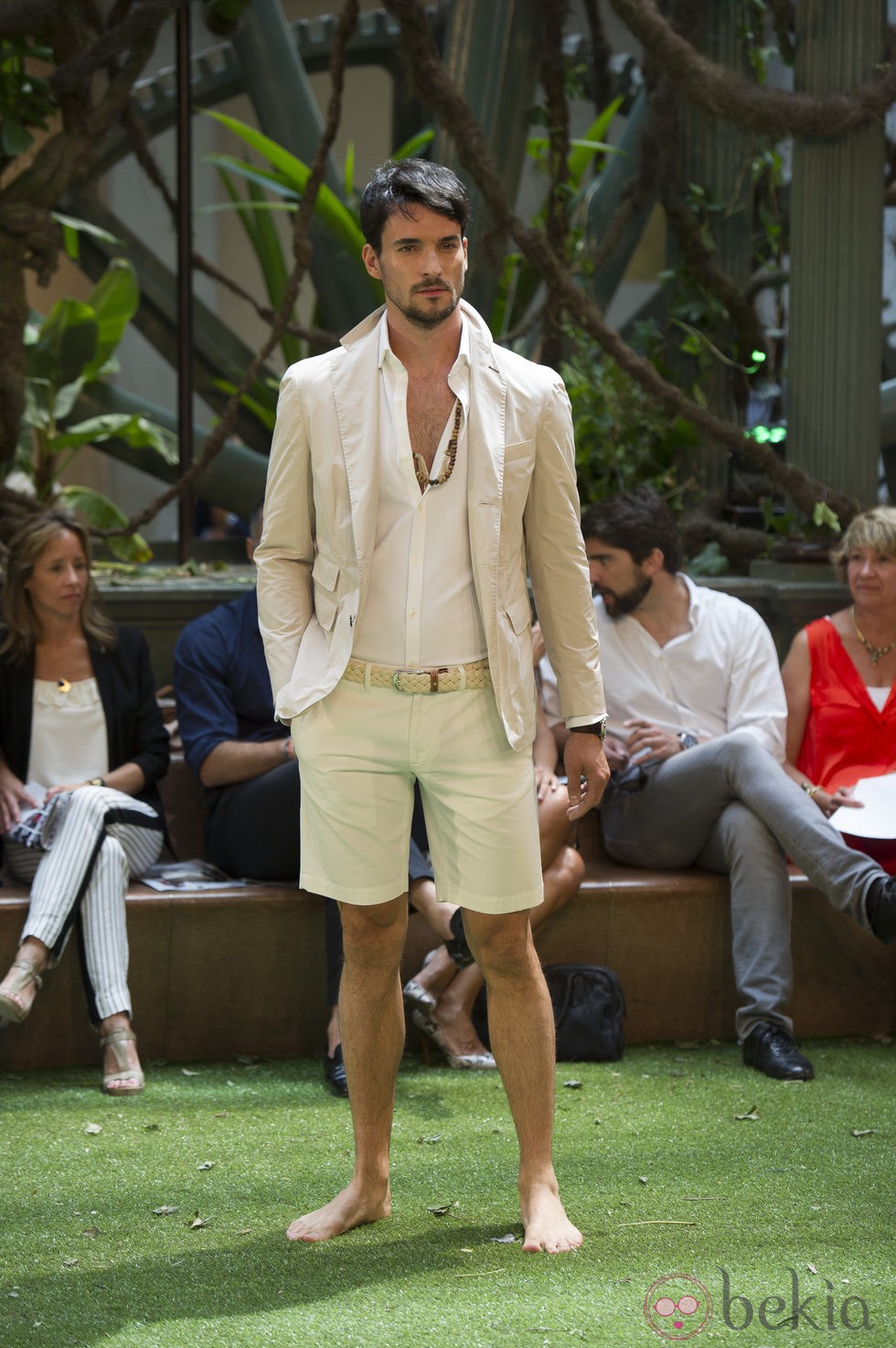 El beige, otro de los protagonistas en el desfile de Emidio Tucci para primavera/verano 2015