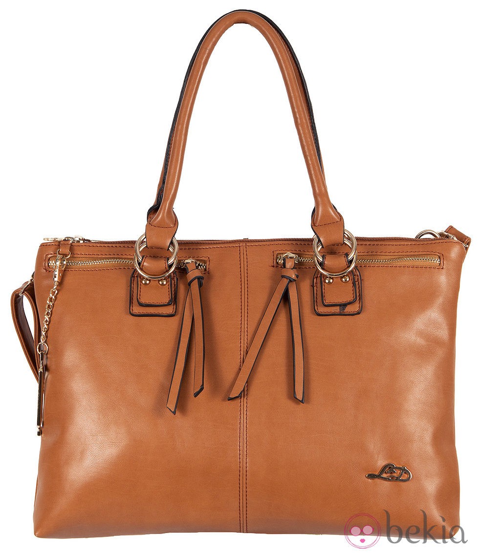 Bolso de piel camel de Loeds para verano 2014