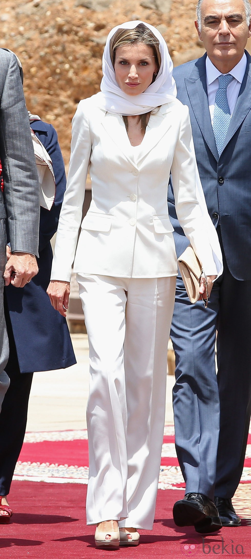 La Reina Letizia con velo en el Mausoleo del Rey Mohamed V en Rabat