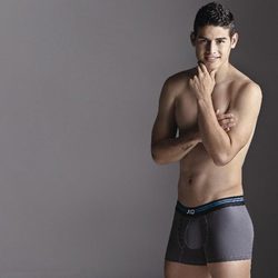 James Rodríguez posando en calzoncillos para Bronzini Black