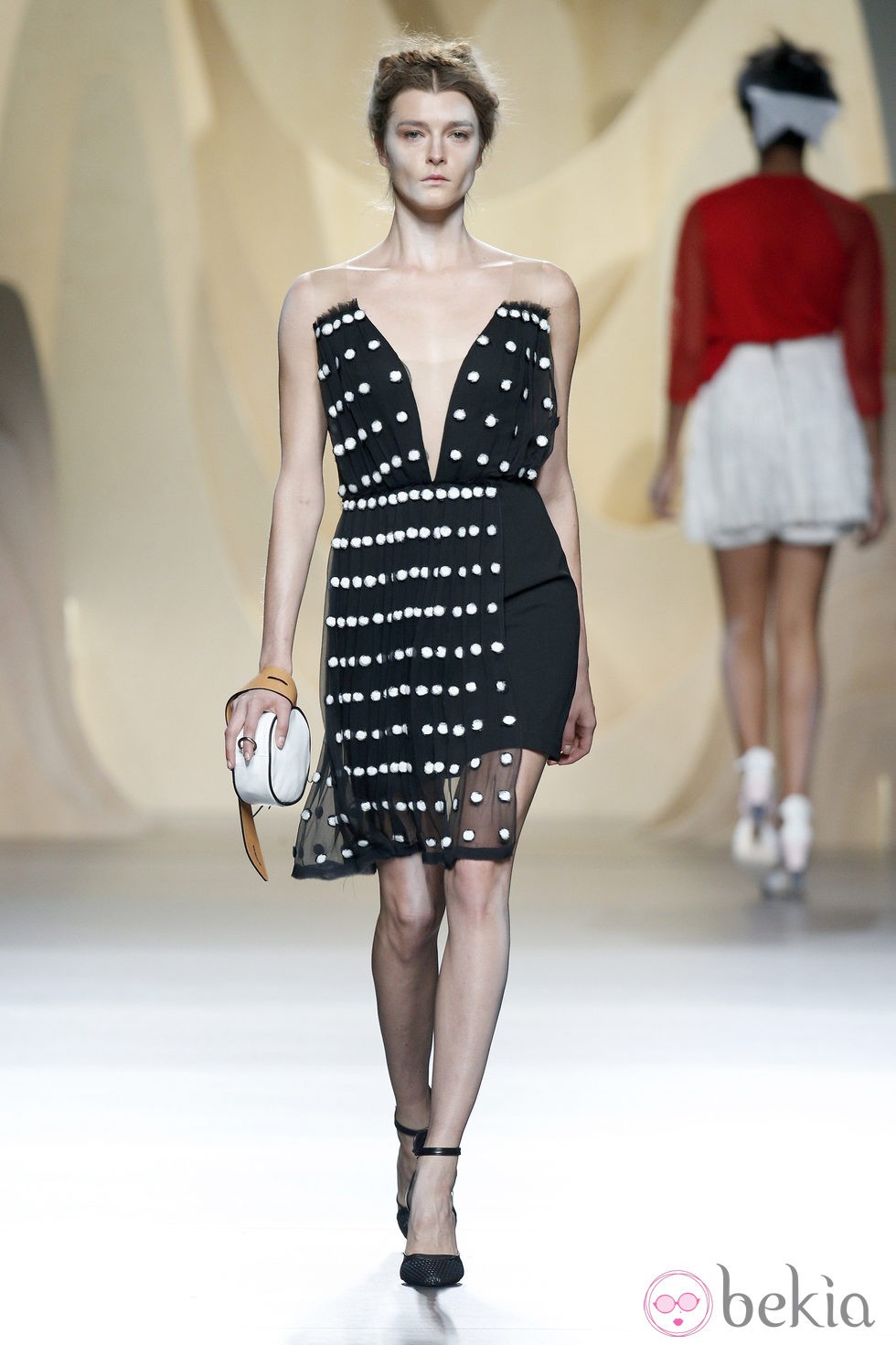 Vestido negro de Ana Locking en Madrid Fashion Week primavera/verano 2015