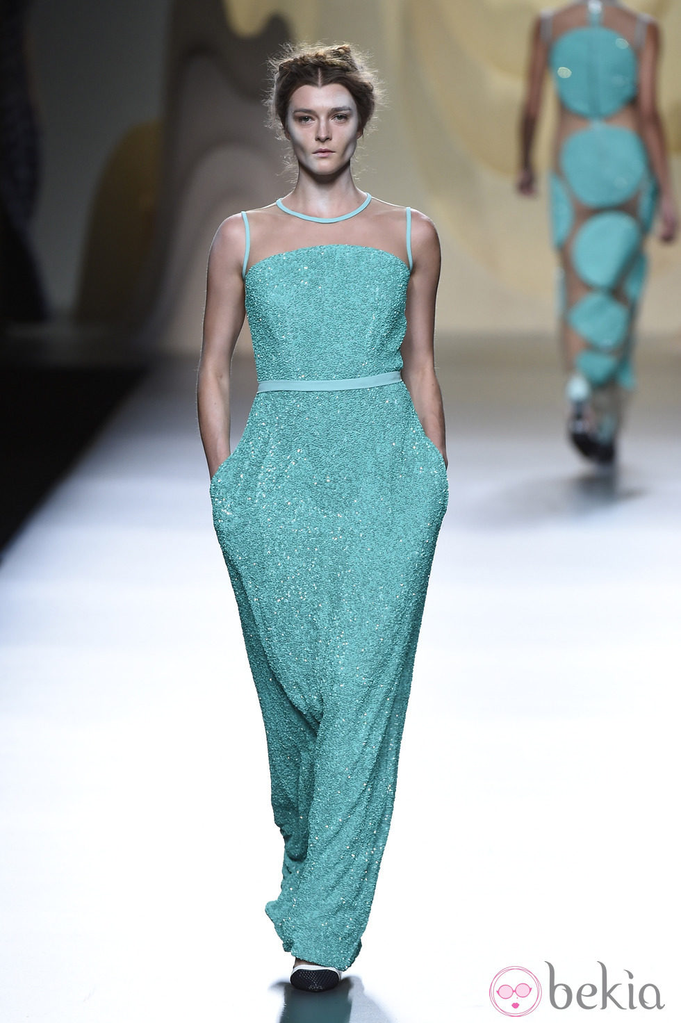 Vestido verde aguamarina de Ana Locking en Madrid Fashion Week primavera/verano 2015