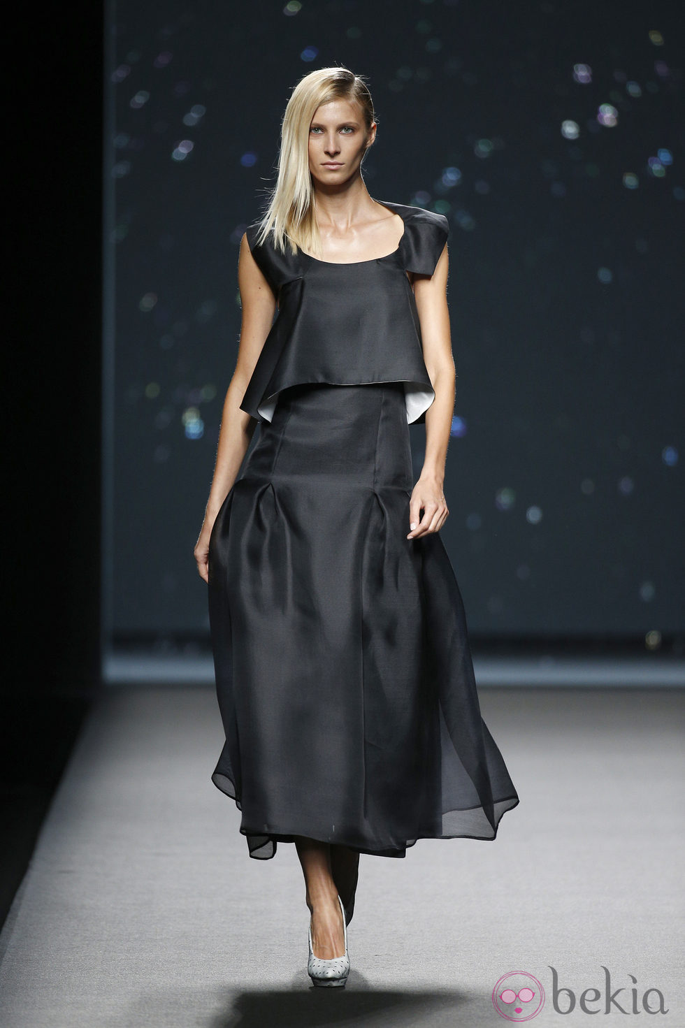 Falda y top negro de AA de Amaya Arzuaga primavera/verano 2015 en Madrid Fashion Week