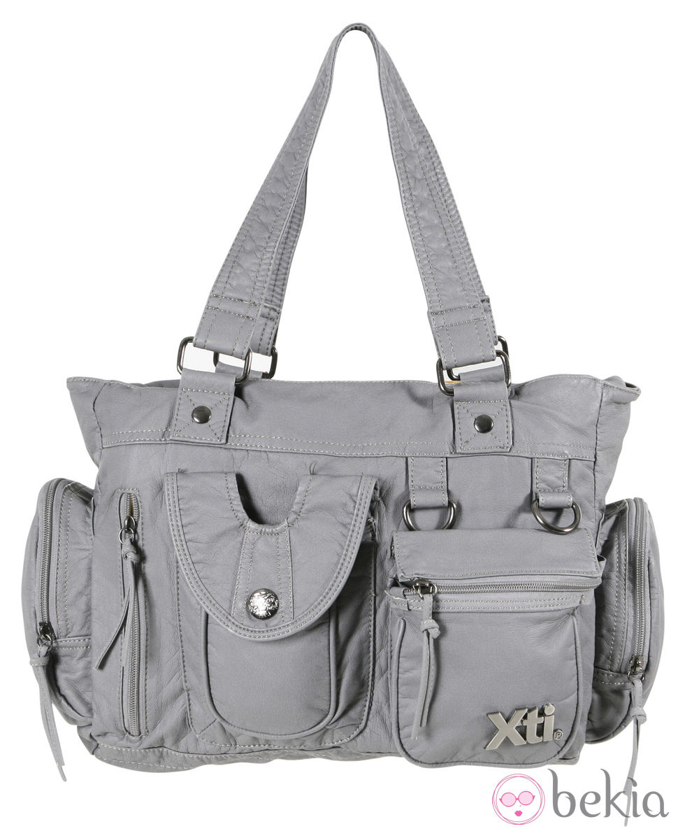 Bolso gris de cremalleras de la colección otoño/invierno 2011/2012 de Xti