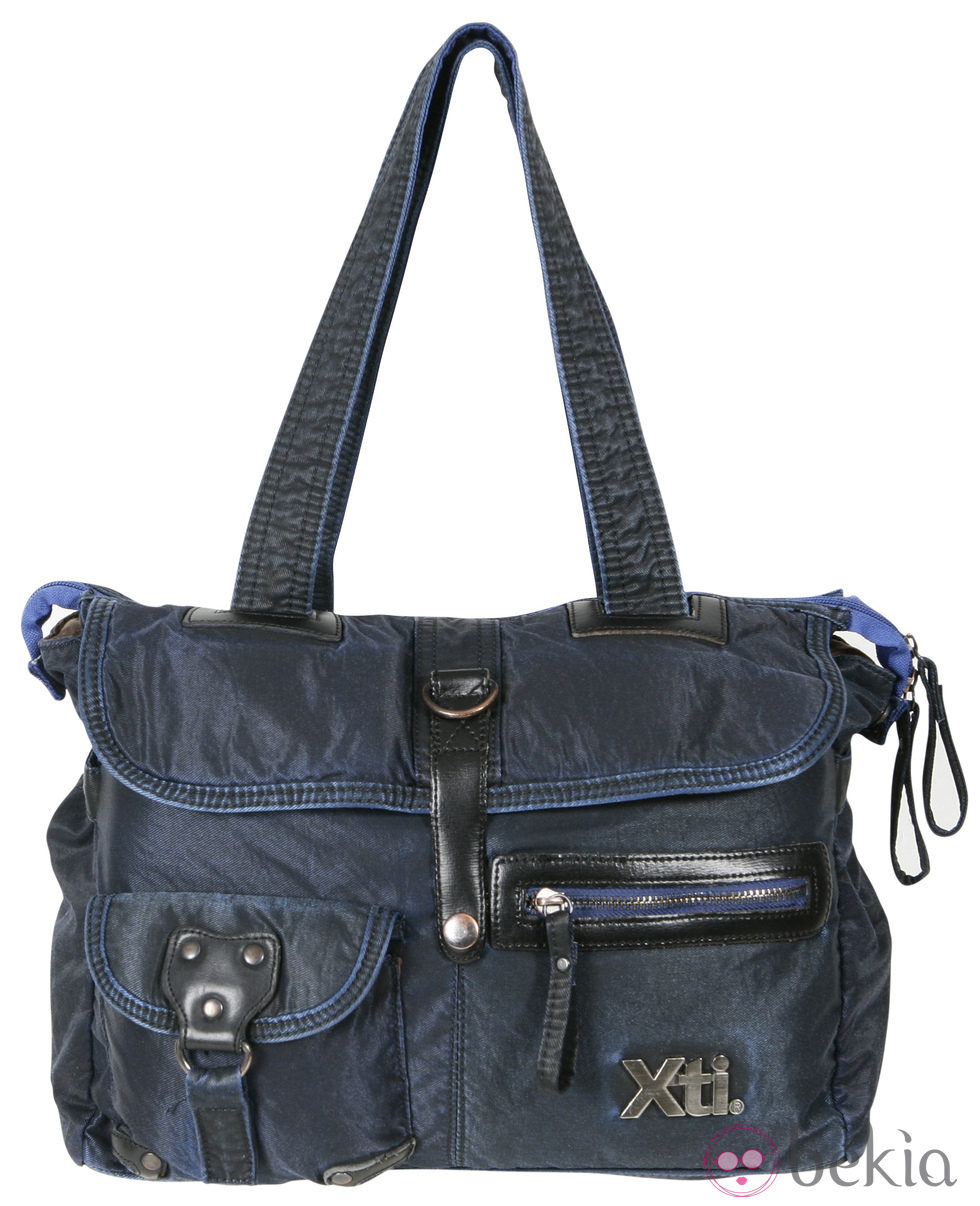 Bolso color navy de la colección otoño/invierno 2011/2012 de Xti