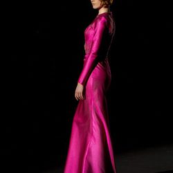 Vestido fuscia de Hannibal Laguna en para otoño/invierno 2015/2016 en Madrid Fashion Week.