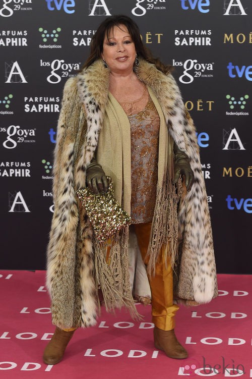 Massiel con abrigo de Miguel Marinero en la alfombra roja de los Premios Goya 2015