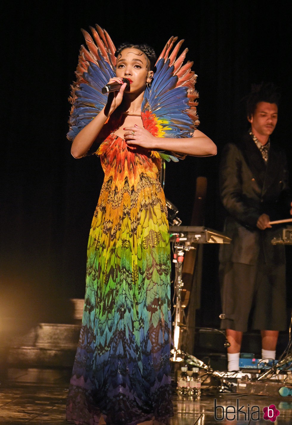 FKA Twigs convertida en pájaro en la inauguración de la exposición de Alexander McQueen