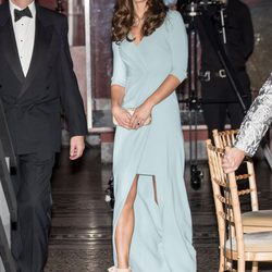 Kate Middleton con un vestido de Jenny Packham