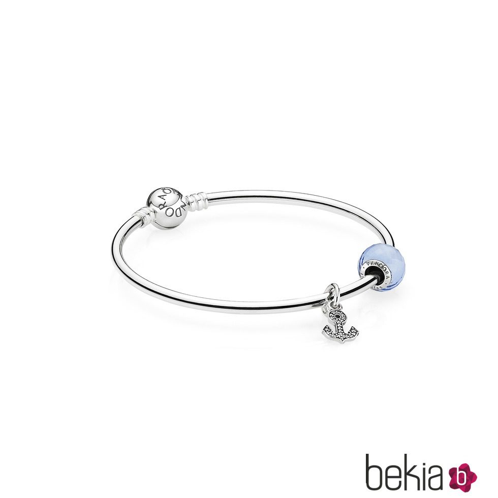 Pulsera de plata con charm azulado y ancla de la colección estival 2015 de Pandora