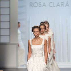 Desfile de Rosa Clará en la Pasarela Gaudí Novias de Barcelona