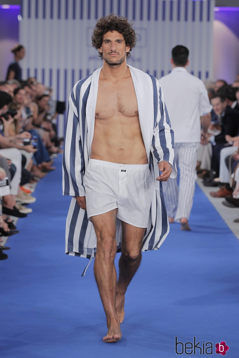 Batín y pantalón de pijama corto para hombre de la colección primavera/verano 2015 de Mirto