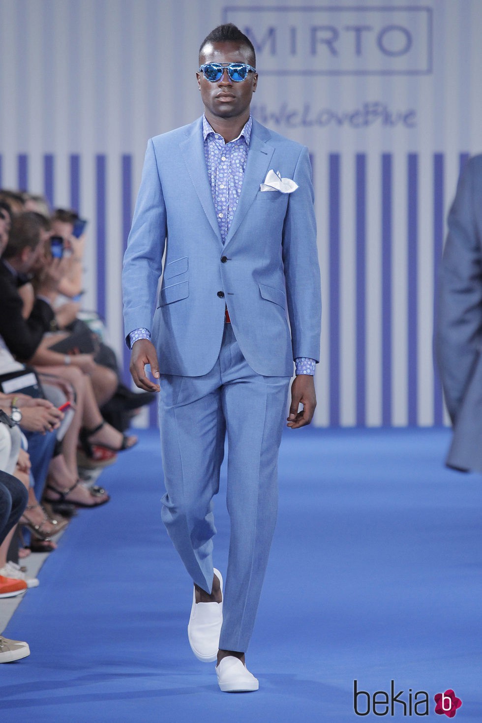 Traje azul claro para hombre de la colección primavera/verano 2015 de Mirto