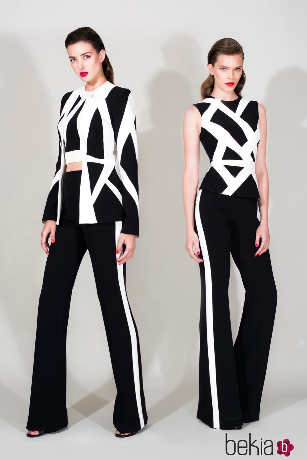 Conjunto de pantalón, top y chaqueta blanco y negro de la Colección Resort 2016 de Zuhair Murad