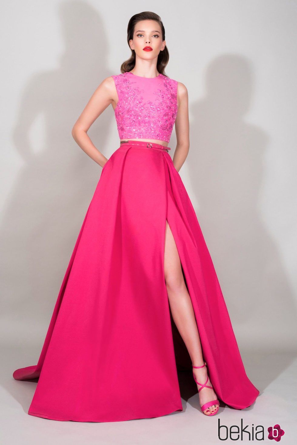 Falda larga y top fuscia de la Colección Resort 2016 de Zuhair Murad