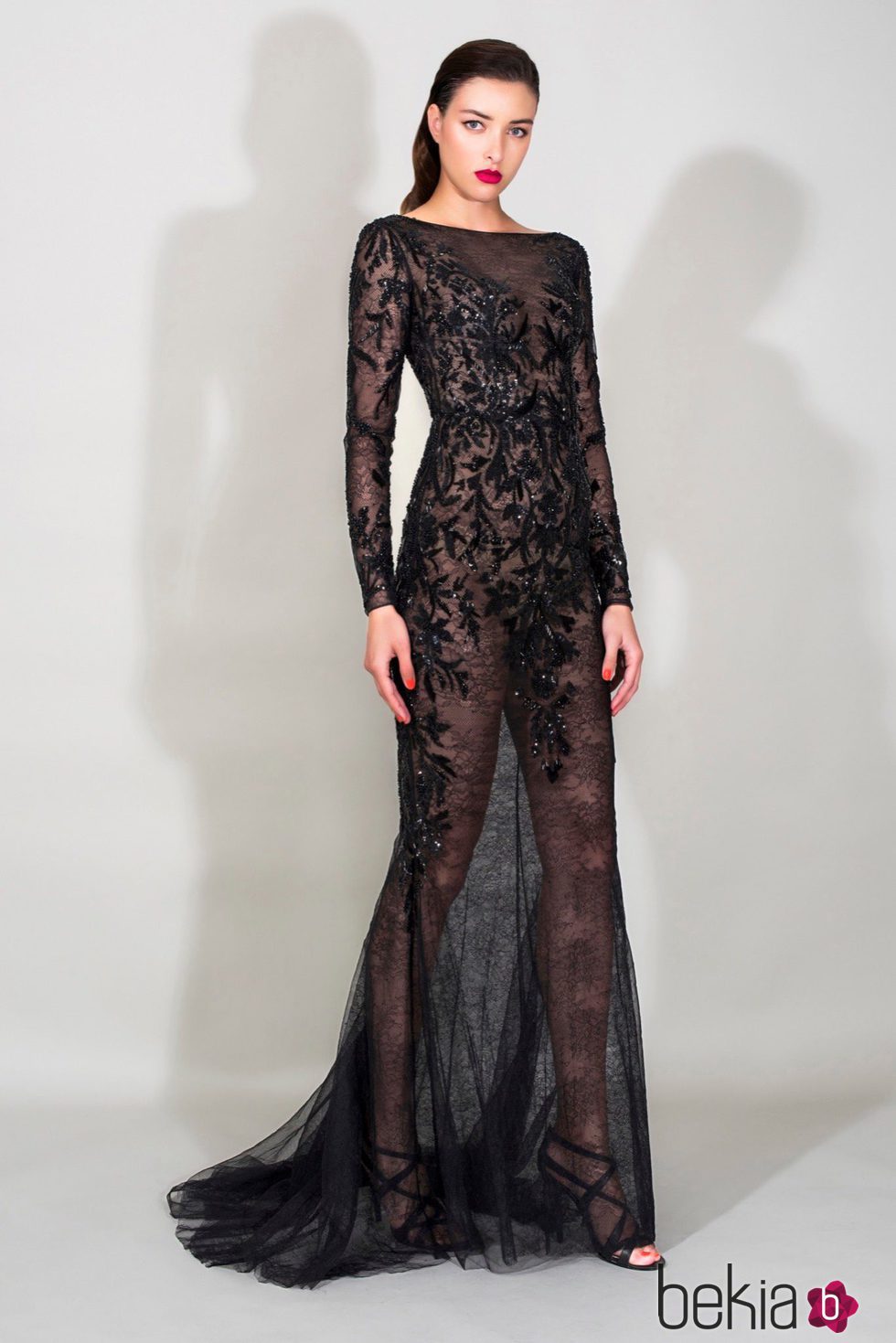 Vestido negro largo con transparencias de la Colección Resort 2016 de Zuhair Murad