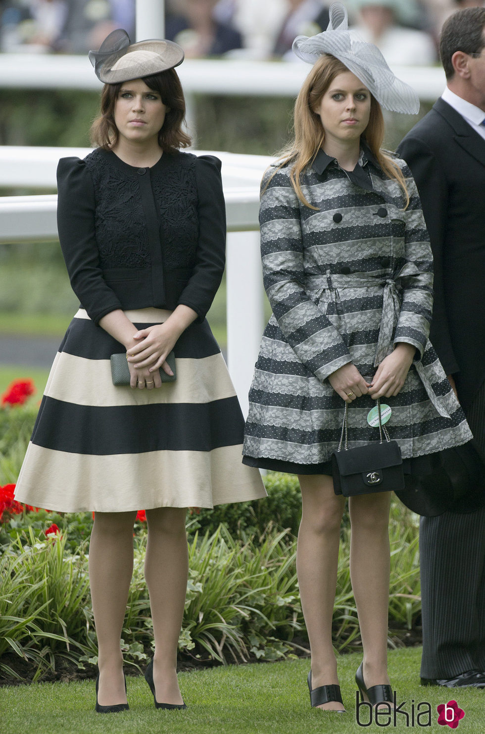 Las Princesas Beatriz y Eugenia de York con un vestido-abrigo y un dos piezas en Ascot 2013