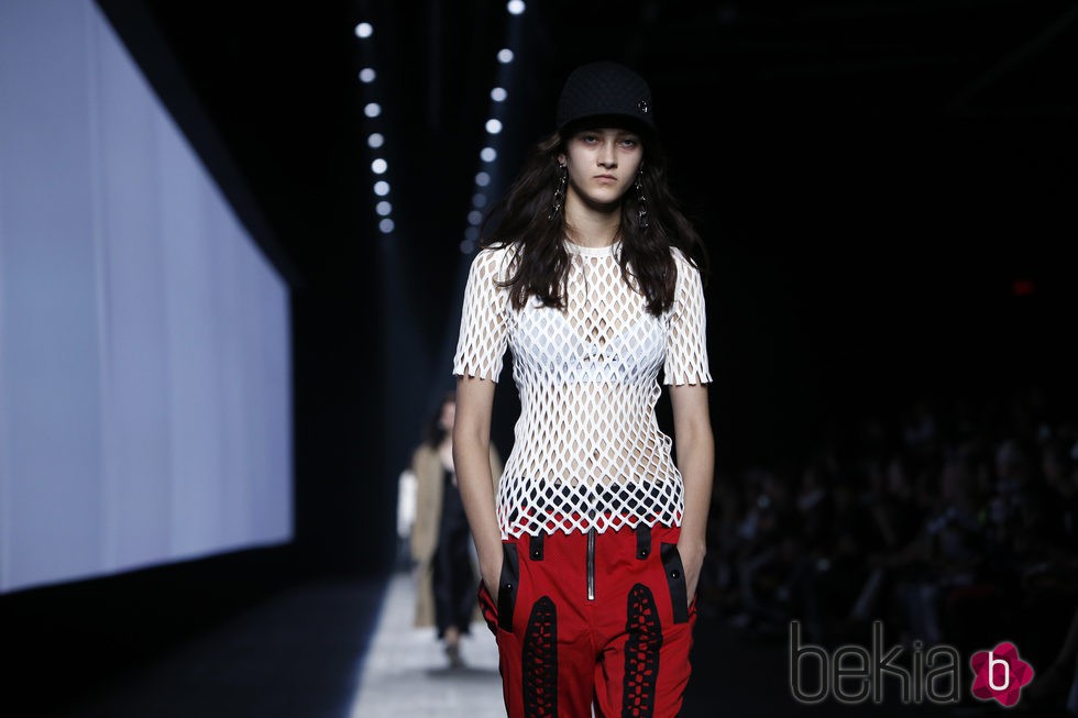 Camiseta blanca básica de la colección primavera/verano 2016 de Alexander Wang en Nueva York Fashion Week