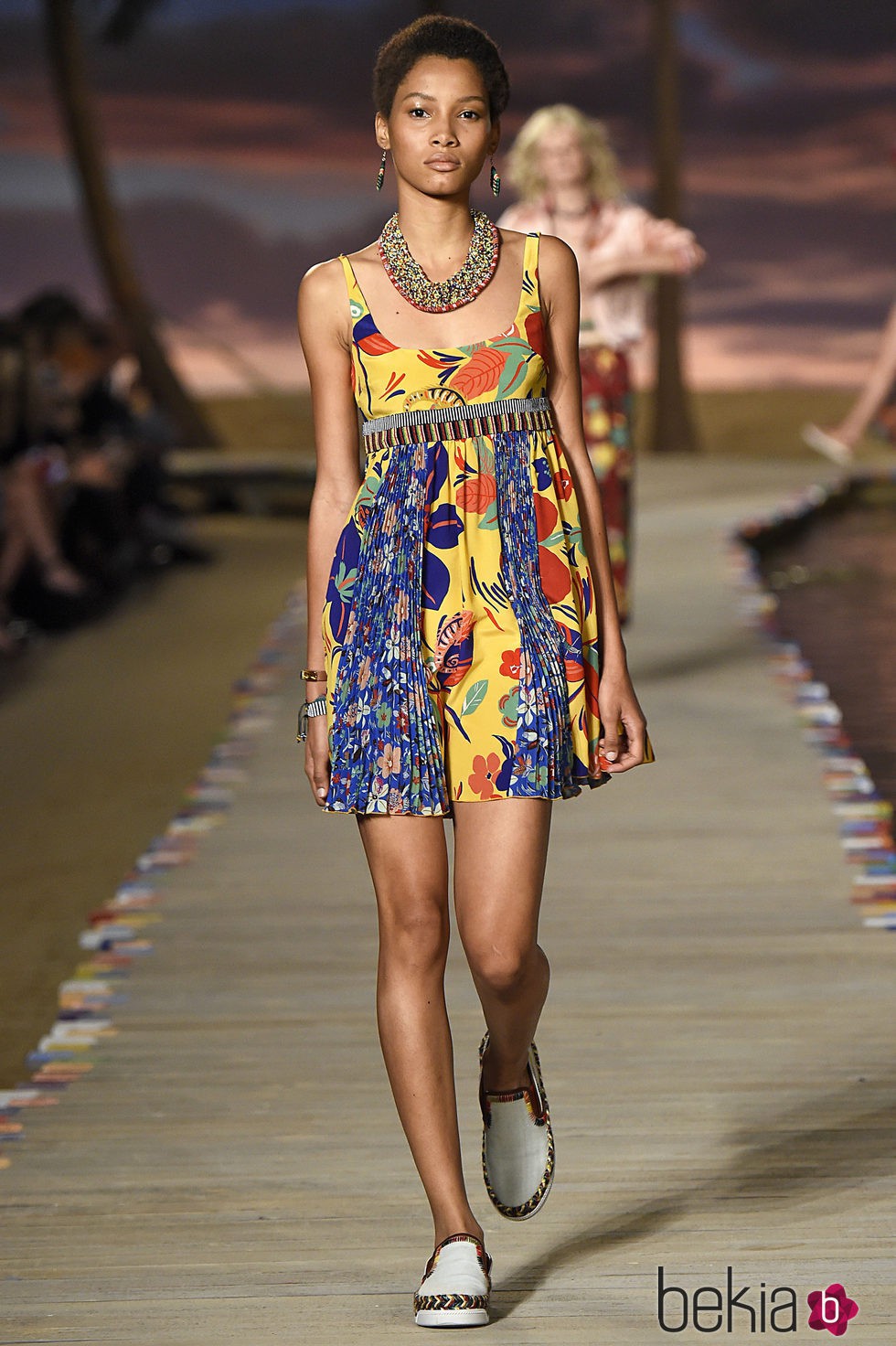 Vestido de estampado floral de la colección primavera/verano 2016 de Tommy HIlfiger en la New York Fashion Week