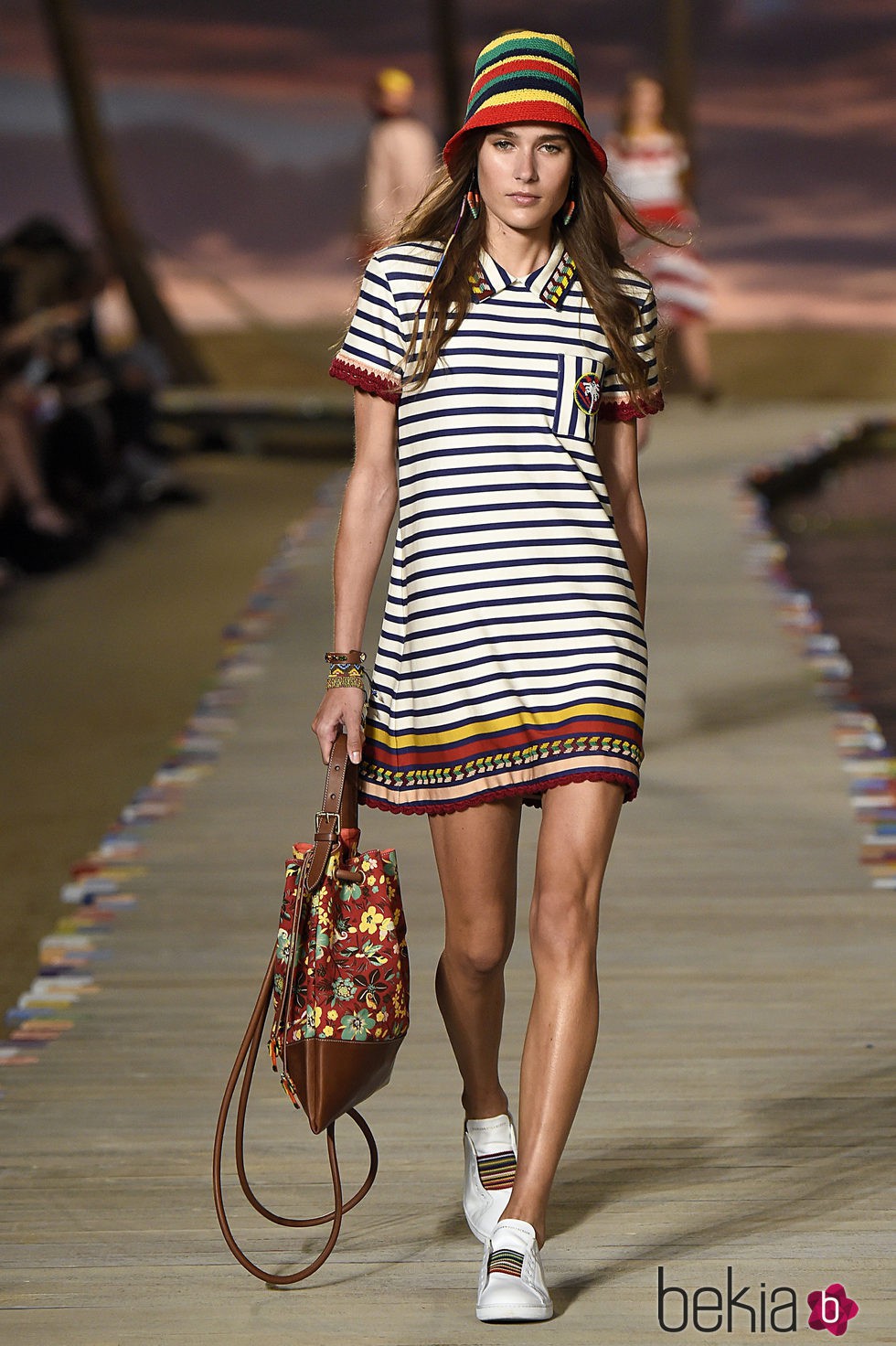 Vestido de rayas de la colección de primavera/verano 2016 de Tommy Hilfiger en Nueva York Fashion Week