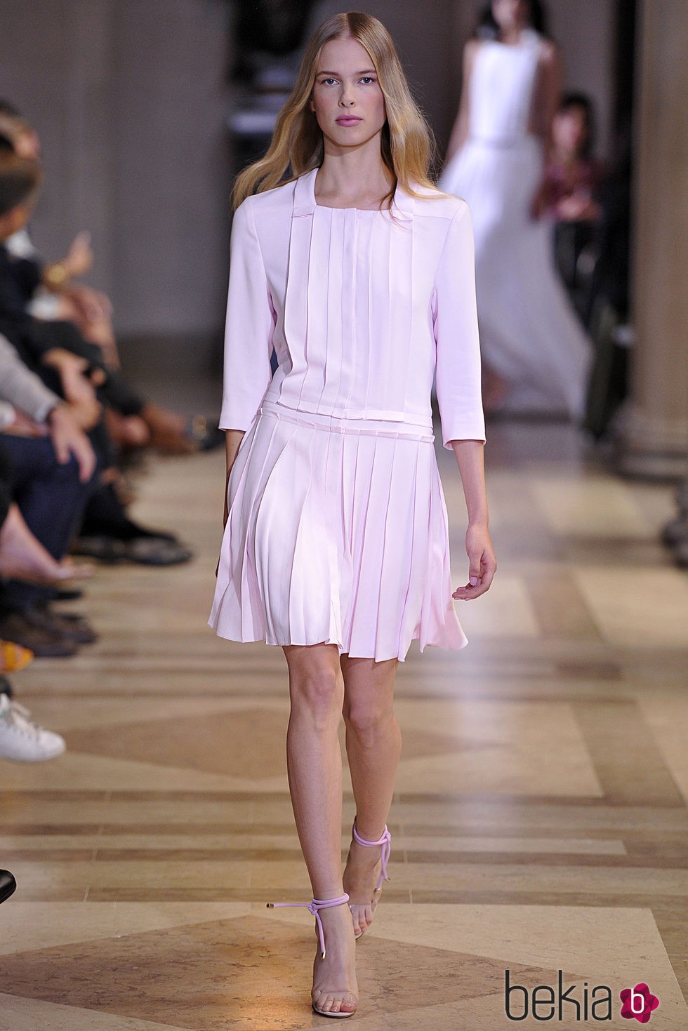 Vestido rosa claro de la colección de primavera/verano 2016 de Carolina Herrera en Nueva York Fashion Week