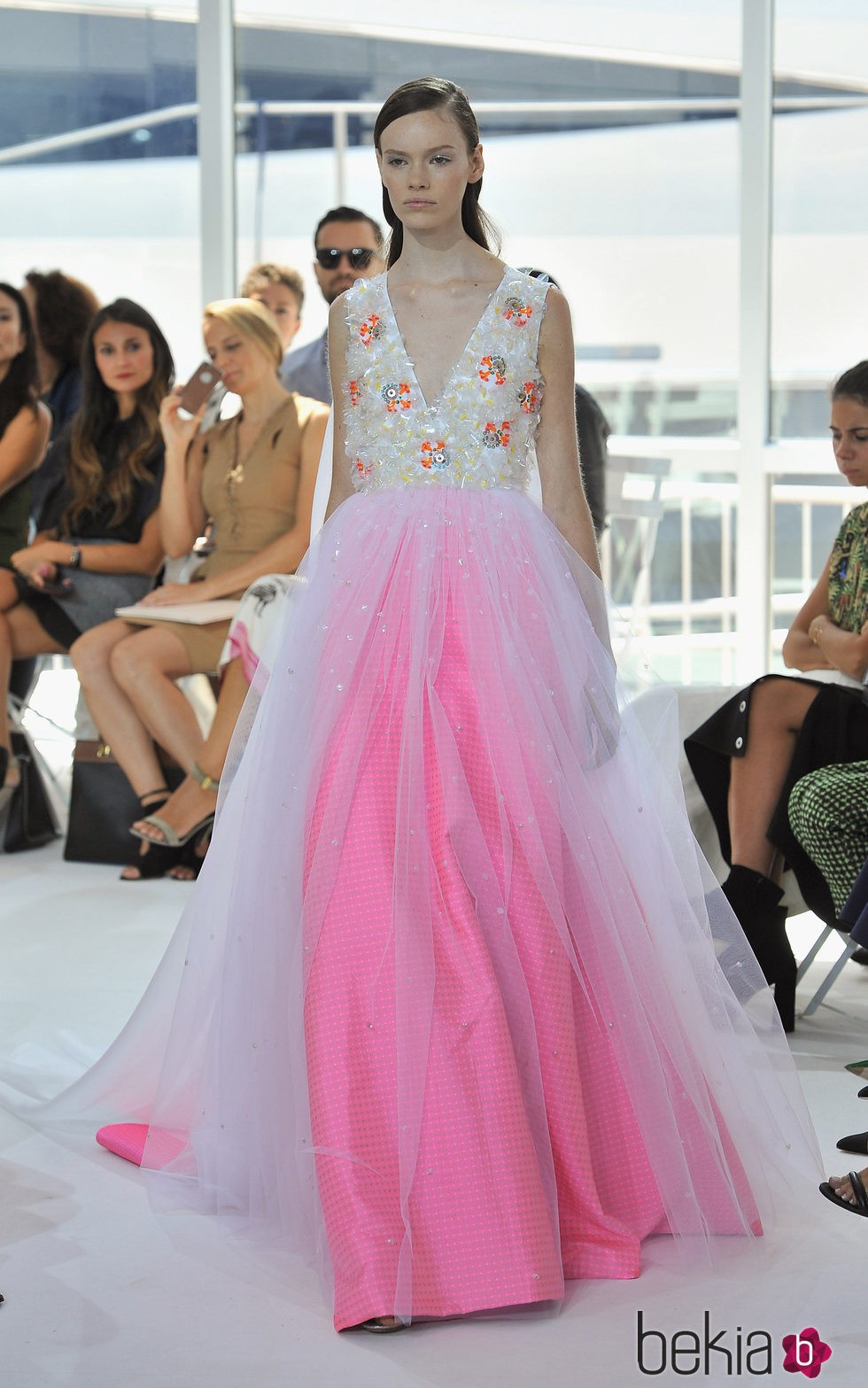 Vestido rosa de noche la colección de primavera/verano 2016 de Jesús del Pozo en Nueva York Fashion Week