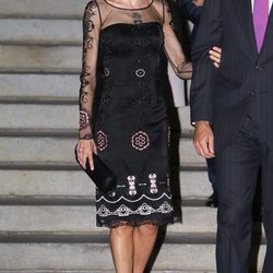 La Reina Letizia con un vestido negro de Felipe Varela en su viaje oficial a Estados Unidos