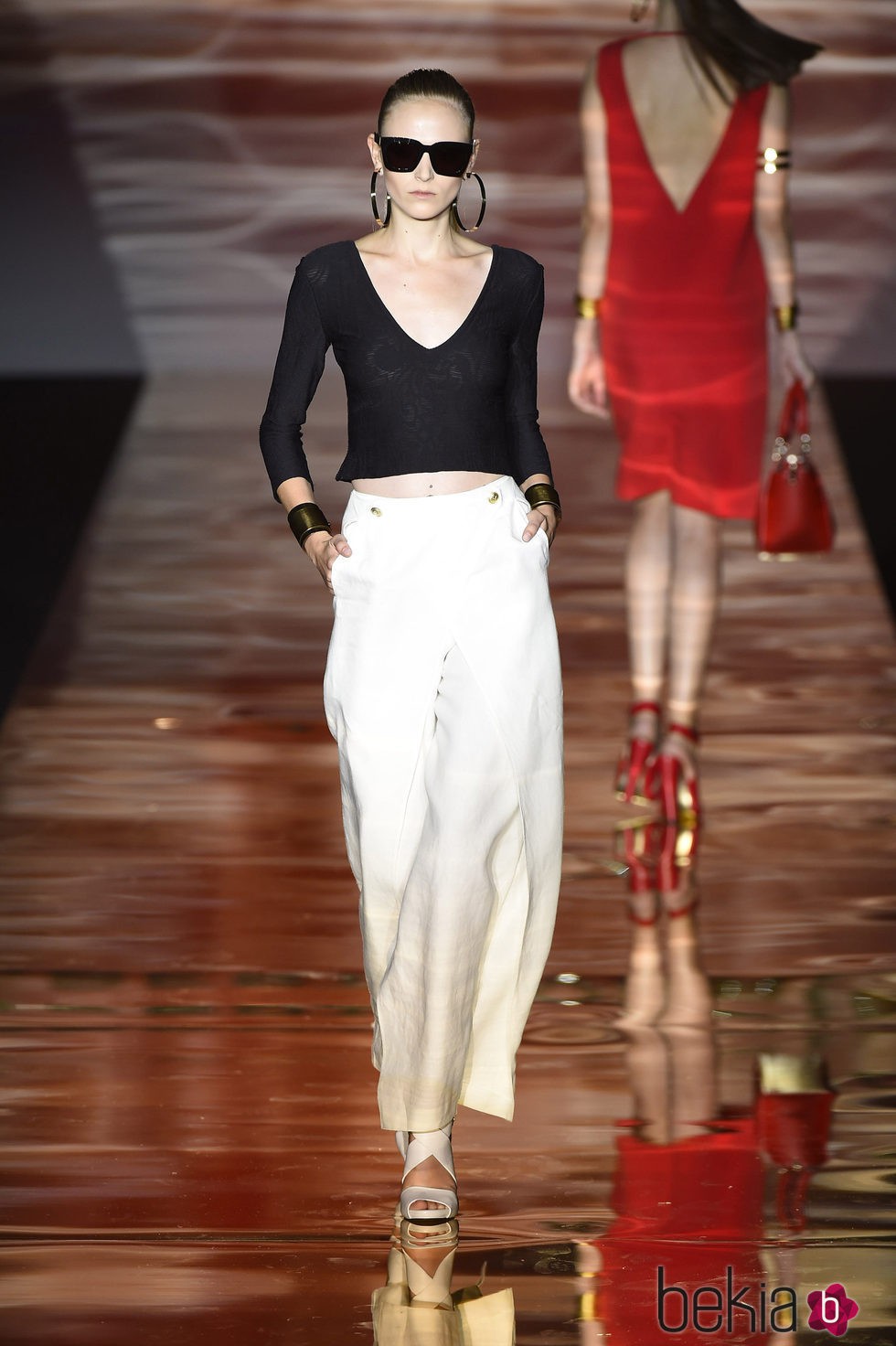 Conjunto blanco y negro de Roberto Verino para primavera/verano 2016 en Madrid Fashion Week