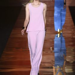 Conjunto rosa de Roberto Verino para primavera/verano 2016 en Madrid Fashion Week