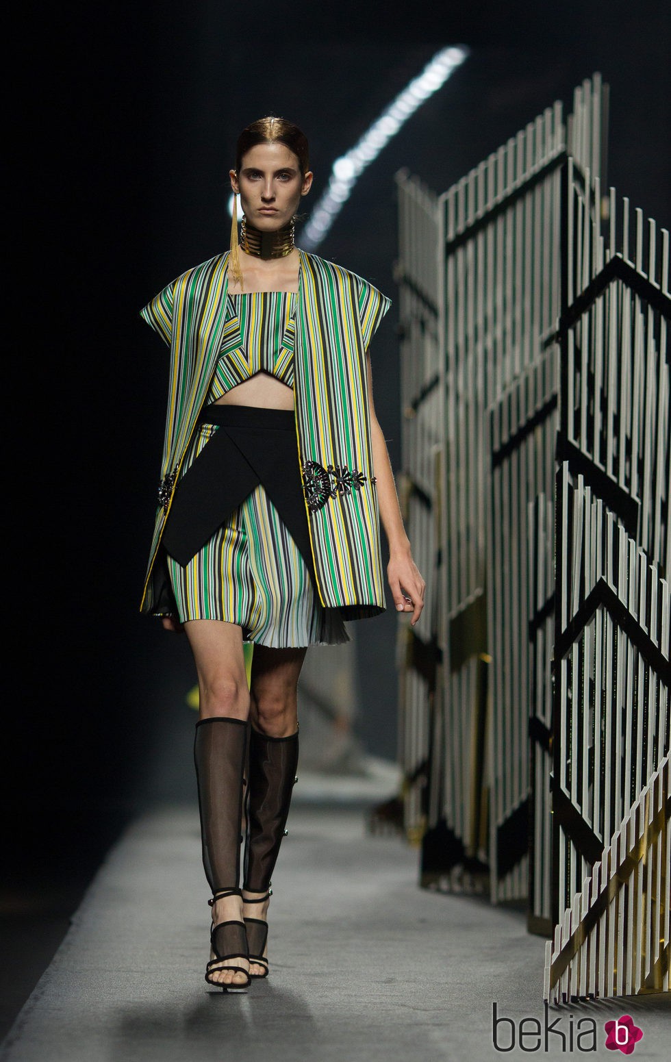 Camiseta y pantalón verde y amarillo de la colección de primavera/verano 2016 de Alvarno en Madrid Fashion Week