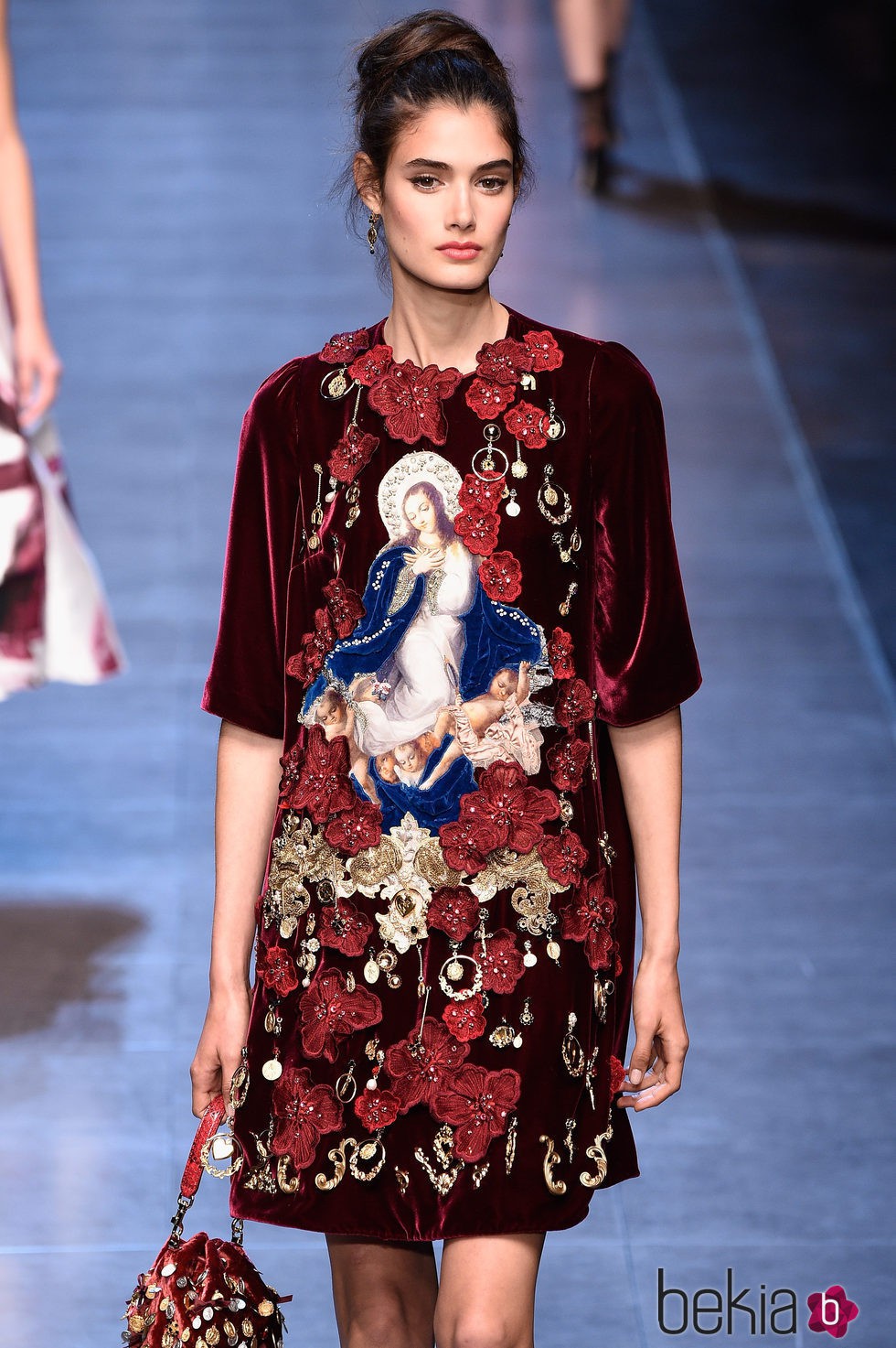 Vestido rojo y negro de la colección primavera/verano 2016 de Dolce & Gabbana en Milan Fashion Week