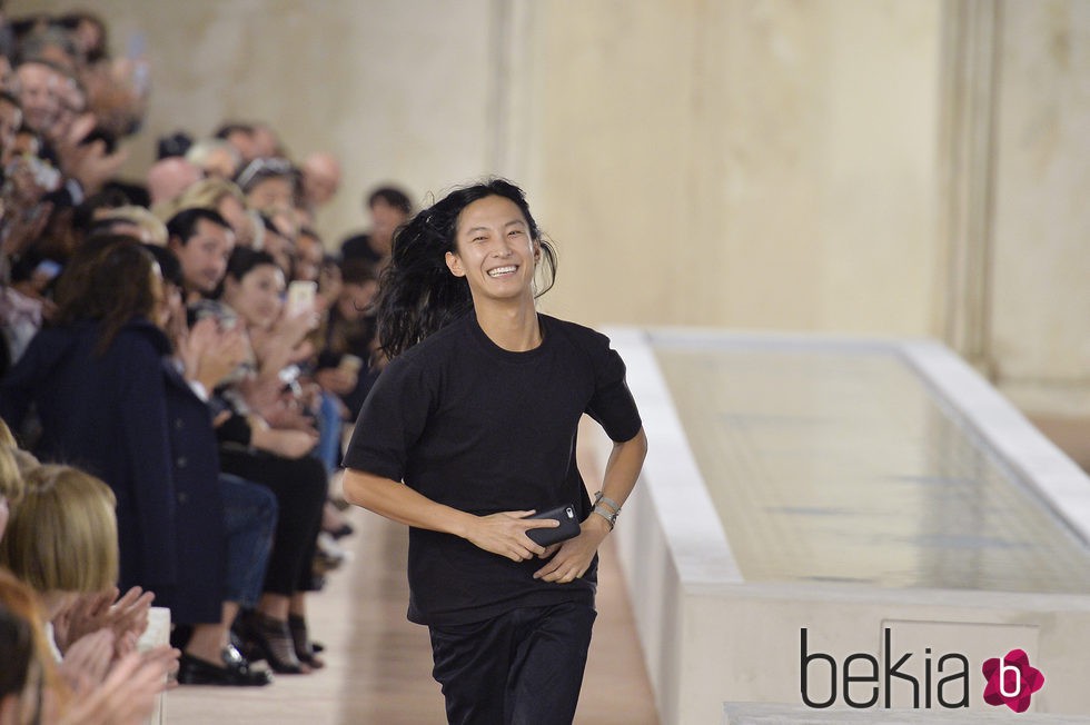 Alexander Wang en su último desfile como director creativo de Balenciaga