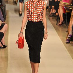 Miranda Kerr en el desfile de Loewe, colección primavera 2012