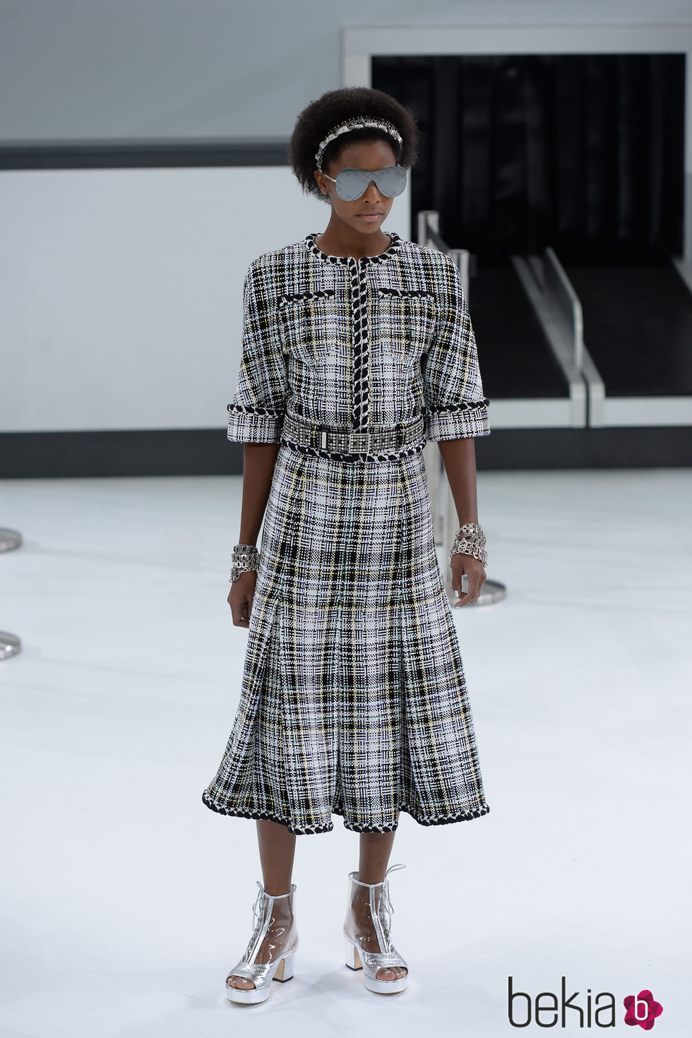 Vestido de cuadros de la nueva colección de Chanel primavera/verano 2016 en París Fashion Week