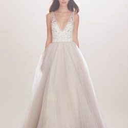 Vestido de novia con falda plisada de Carolina Herrera 2016