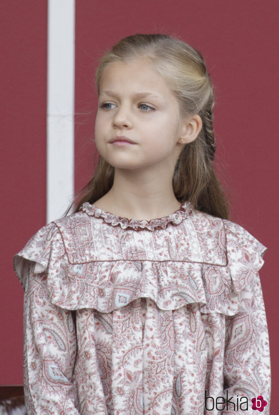 La princesa Leonor con vestido rosa estampado