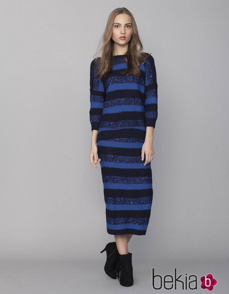 Vestido de rayas en tonalidades azules de la colección Tartán de Invierno 2015/2016