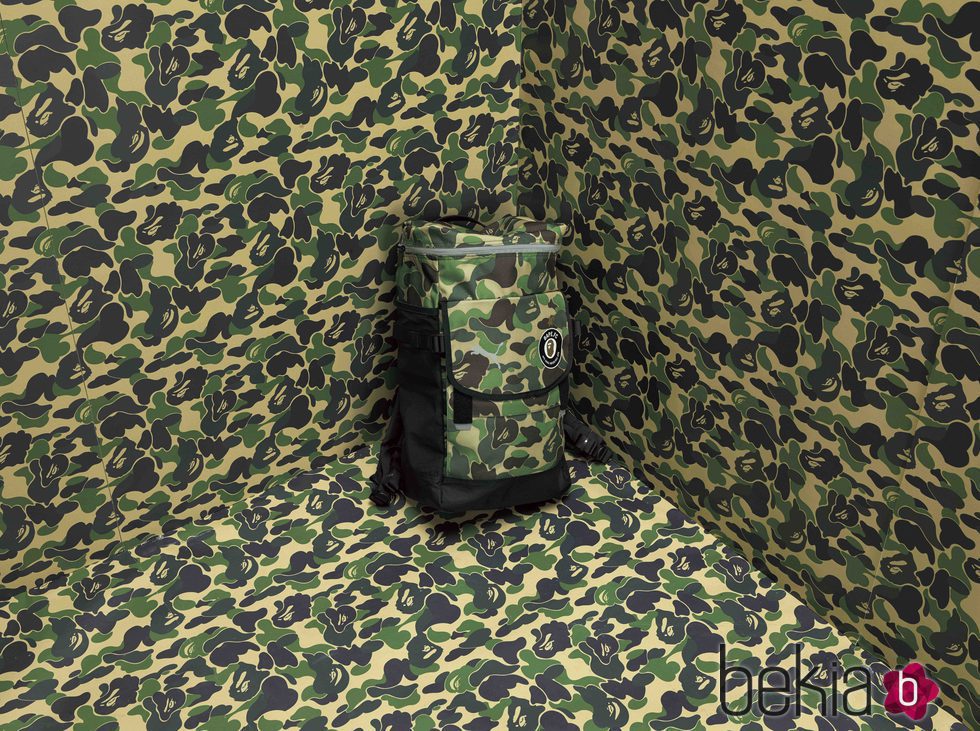 Bolso tipo mochila con estampado camuflaje para la línea PUMA X BAPE