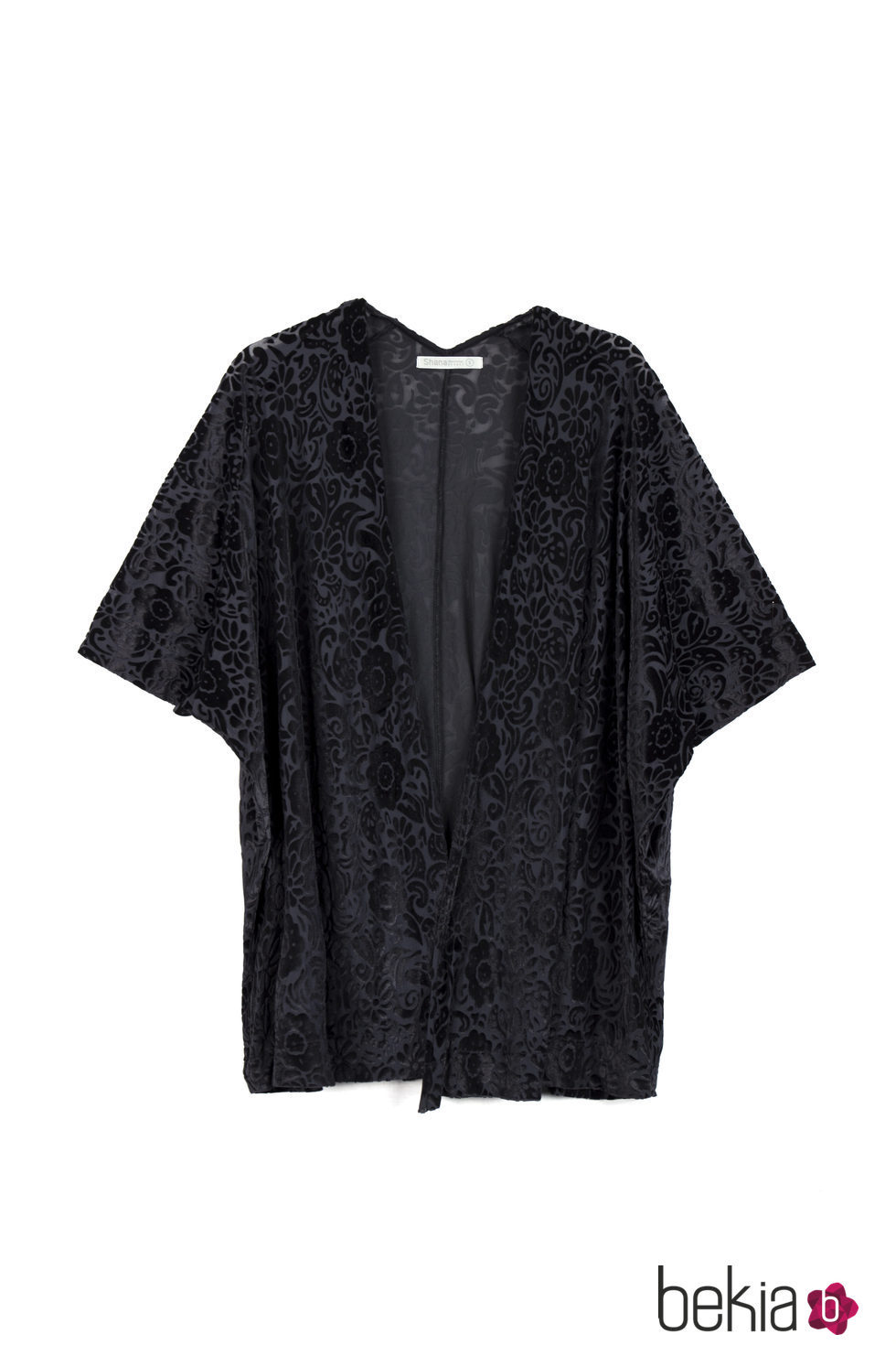 Kimono negro de terciopelo con estampado floral de la línea Xmas Punk de Shana