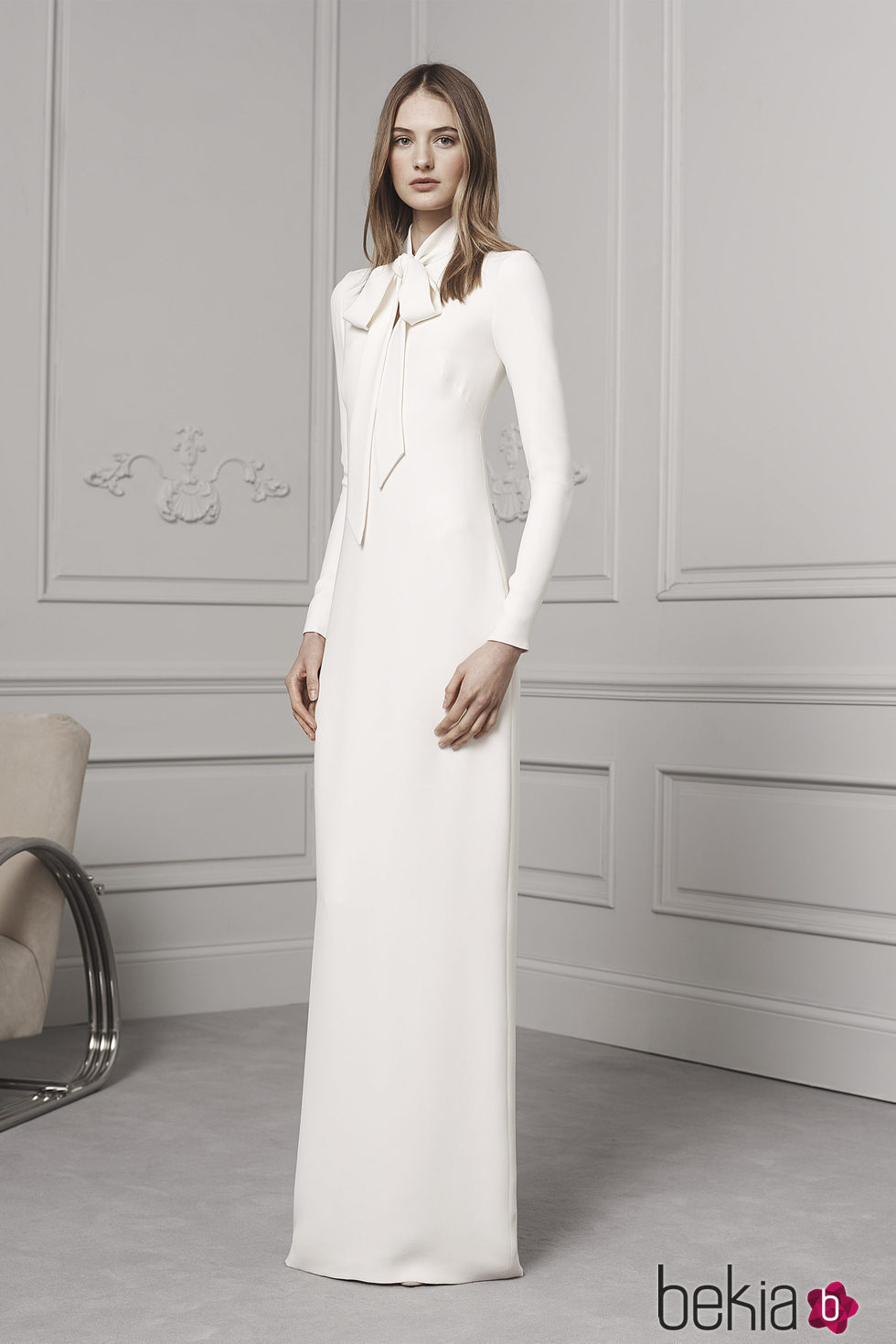 Vestido largo en blanco con maxi lazo en el pecho de Ralph Lauren para la colección Pre-Fall 2016